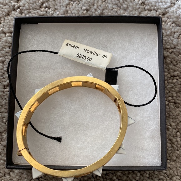 Song of Style howlite marble pyramid stud bangle bracelet white/gold - Picture 4 of 9